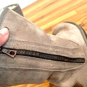 Ugg short boot